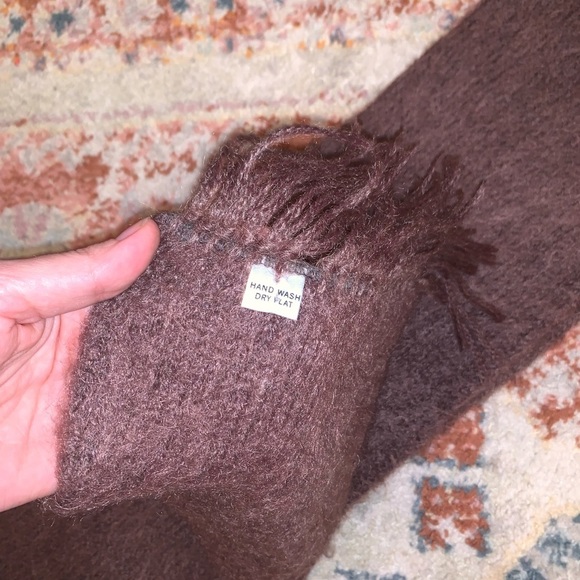 Christian Dior Vintage Brown Wool Fuzzy Wrap Tassel Accent Luxury Designer Scarf - Picture 4 of 4